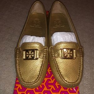 Tory Burch Gold Flat size 6.5